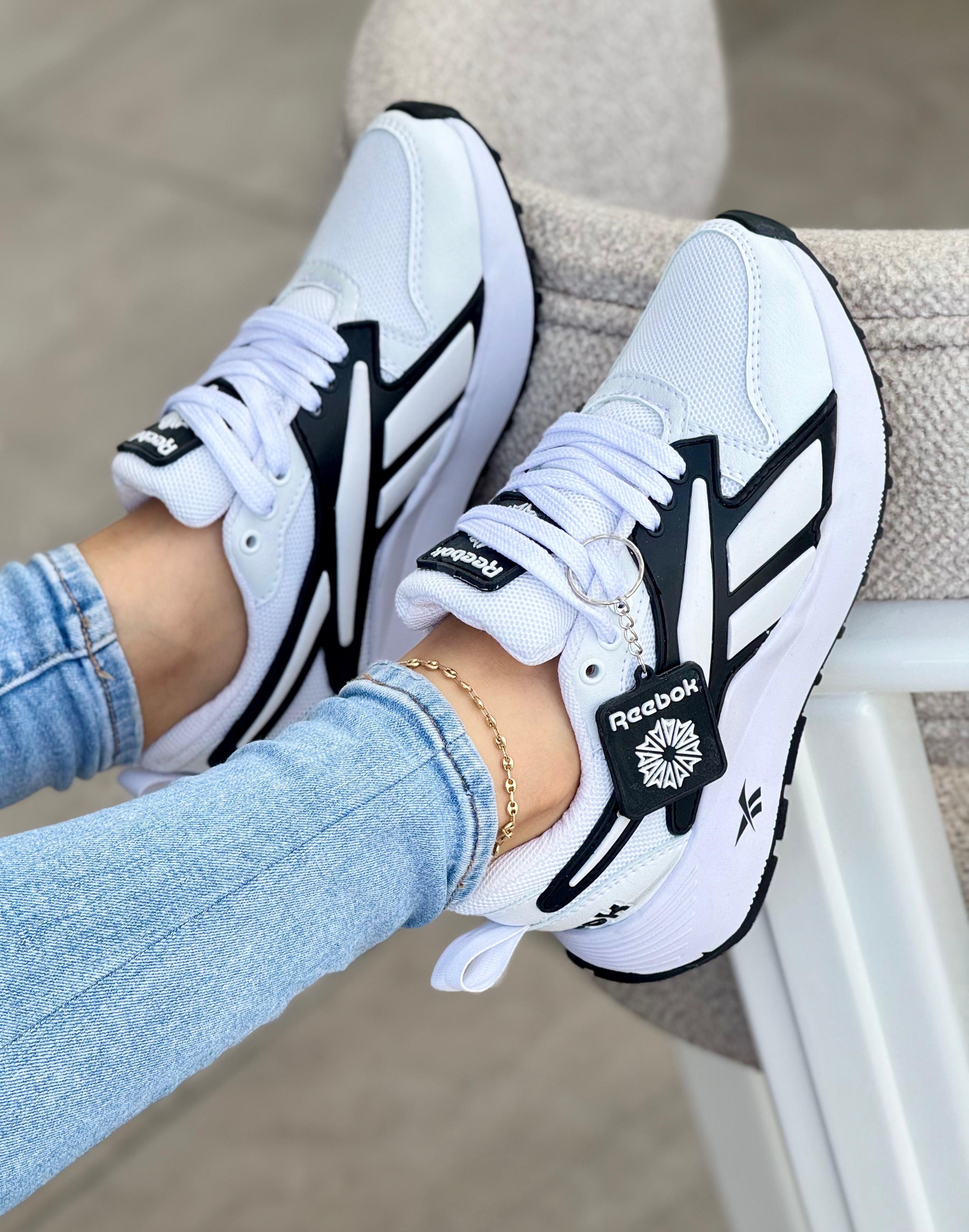 REEBOK DAMA BLANCO X NEGRO