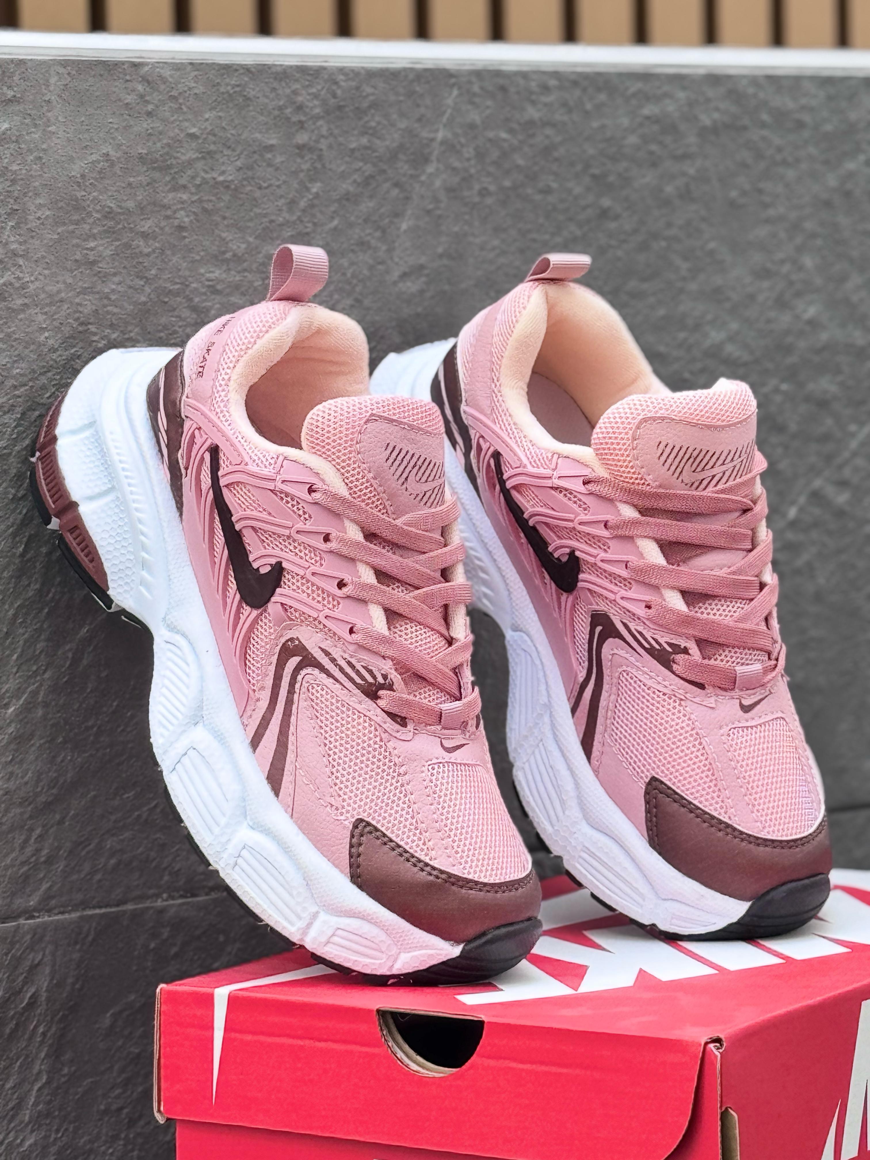 NIKE SKATE ROSA